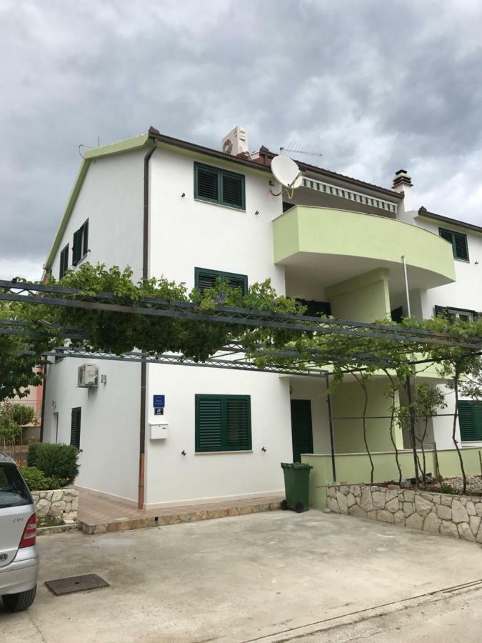 Apartments Milka โตรกีร์ ภายนอก รูปภาพ