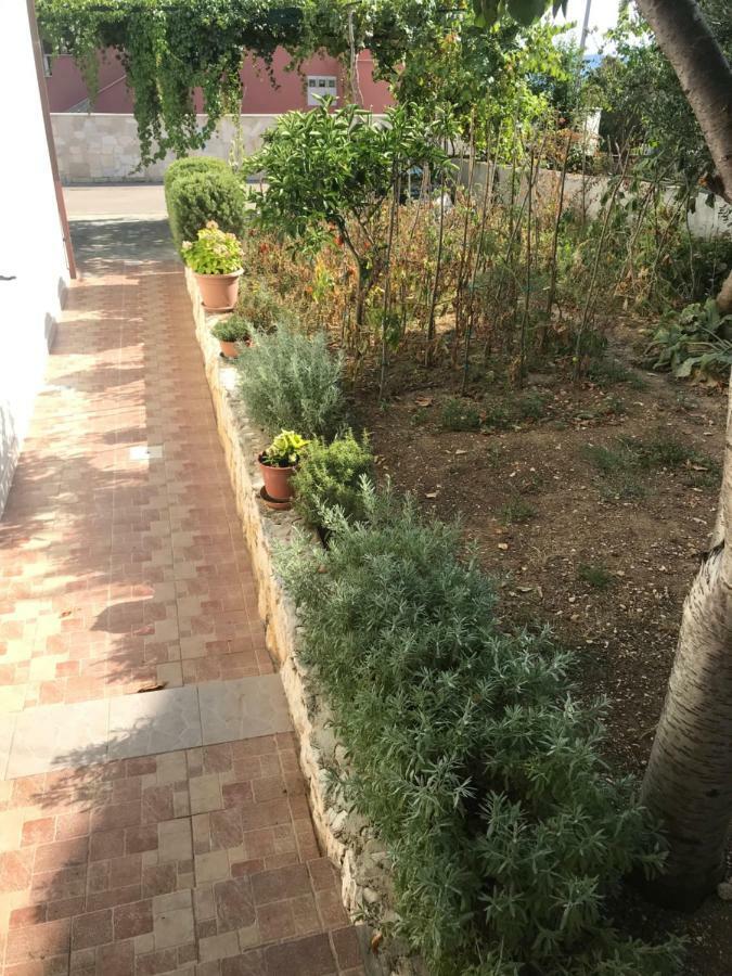 Apartments Milka โตรกีร์ ภายนอก รูปภาพ